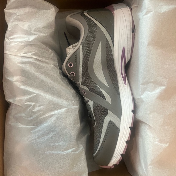 Ryka women’s sky walk fit sneaker  grey. ‼️Size 7M ‼️ - Picture 2 of 3